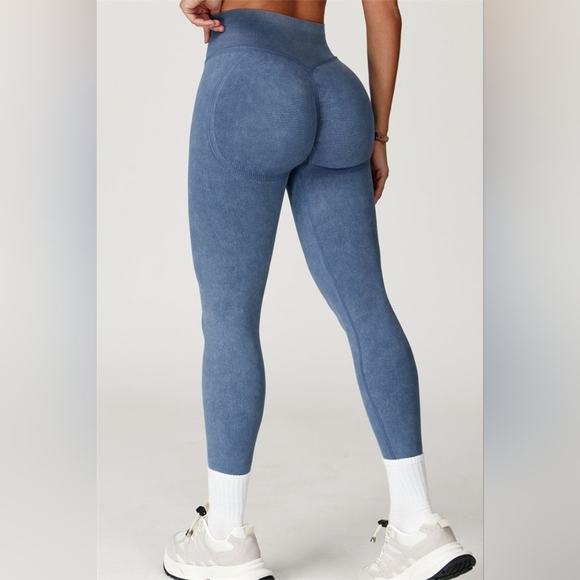 Bundle Of Booty Scrunch Leggings - Picture 5 of 7